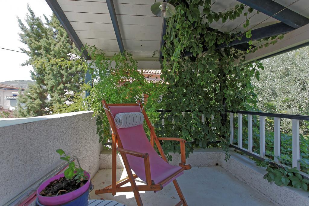 To Spitaki Apartments Galaxídhion Zewnętrze zdjęcie