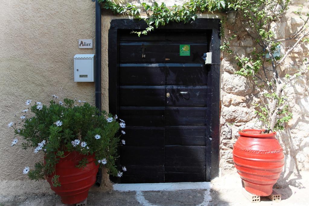 To Spitaki Apartments Galaxídhion Zewnętrze zdjęcie
