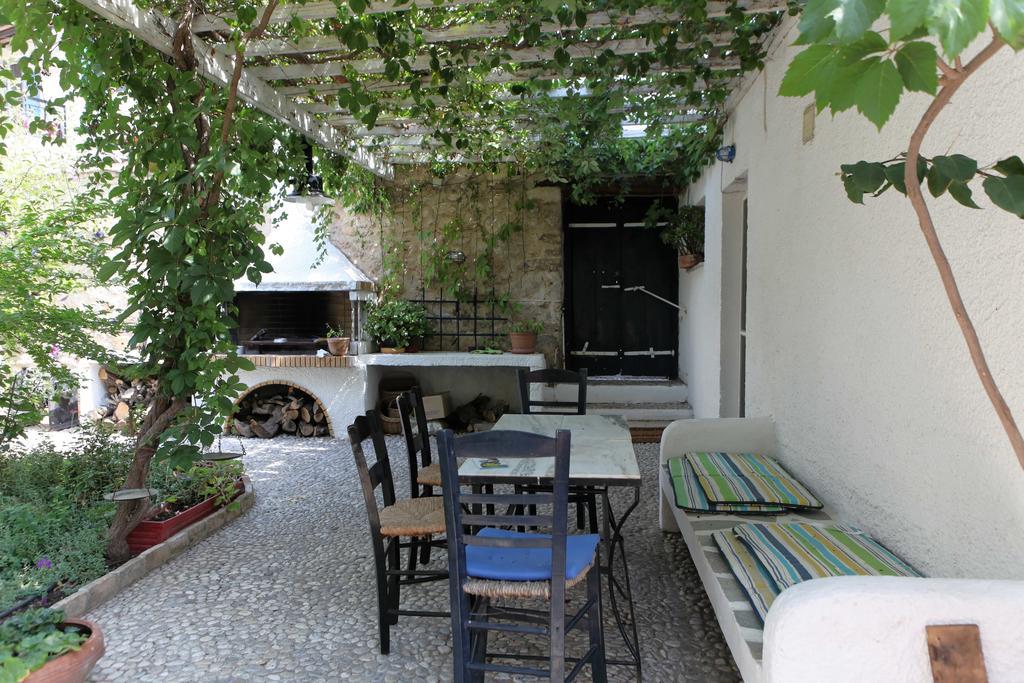 To Spitaki Apartments Galaxídhion Zewnętrze zdjęcie